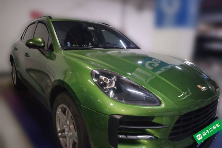 Used Porsche Macan 2018 Macan 2.0T Front Right 45 Deg