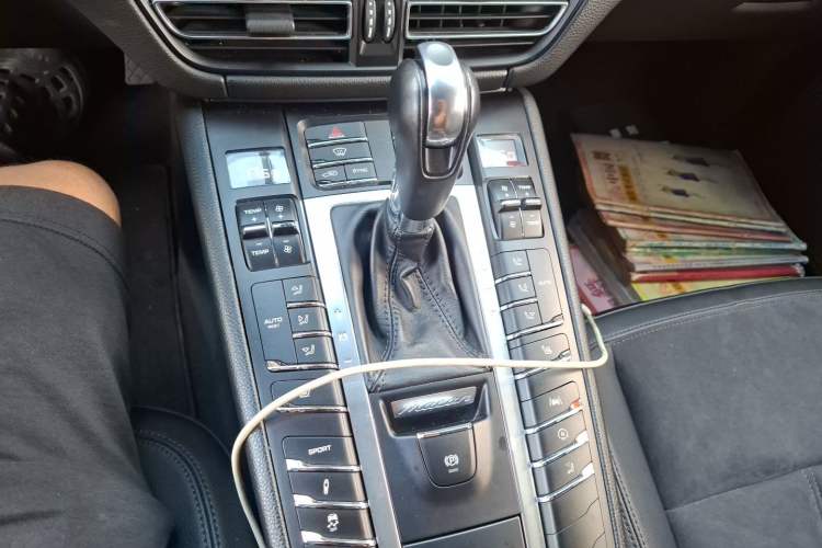 Used Porsche Macan 2018 Macan 2.0T Gear Lever