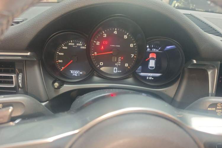 Used Porsche Macan 2018 Macan 2.0T Instrument Cluster