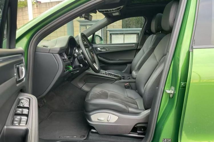 Used Porsche Macan 2018 Macan 2.0T Interior 1