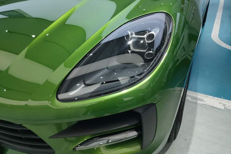 Used Porsche Macan 2018 Macan 2.0T Left Front Headlight