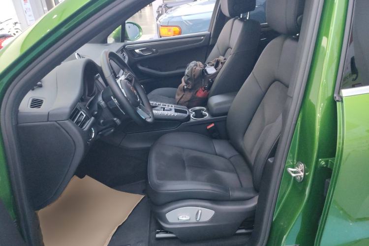 Used Porsche Macan 2018 Macan 2.0T Left Front Seat