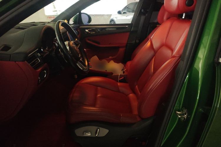 Used Porsche Macan 2018 Macan 2.0T Left Front Seat