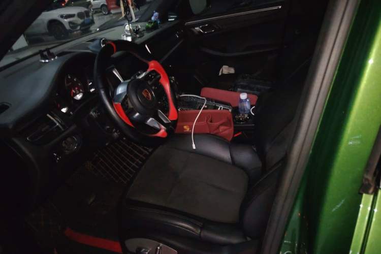 Used Porsche Macan 2018 Macan 2.0T Left Front Seat