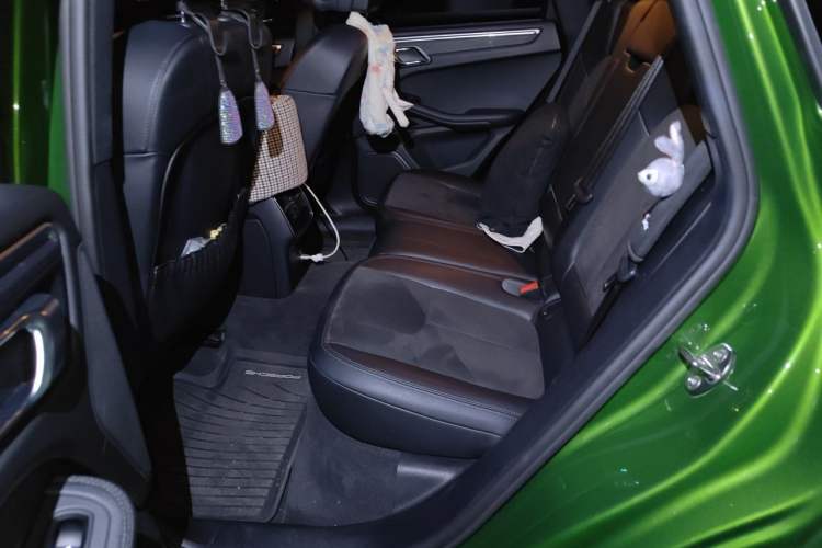 Used Porsche Macan 2018 Macan 2.0T Left Rear Seat