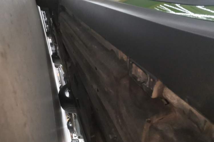 Used Porsche Macan 2018 Macan 2.0T Left Side Sill