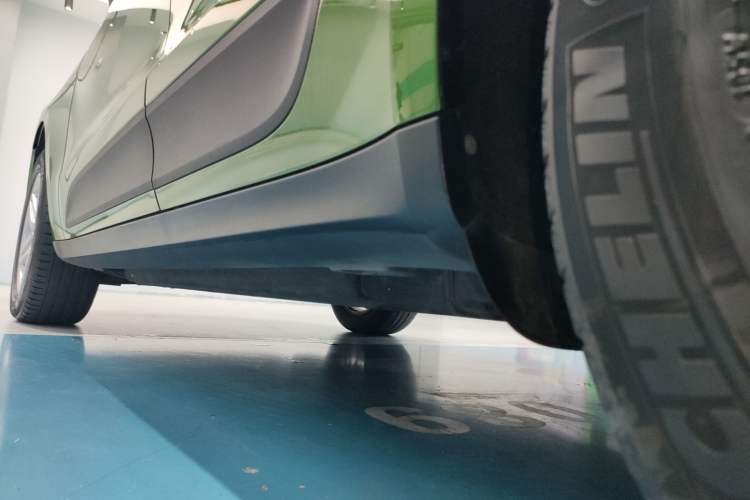 Used Porsche Macan 2018 Macan 2.0T Left Side Sill