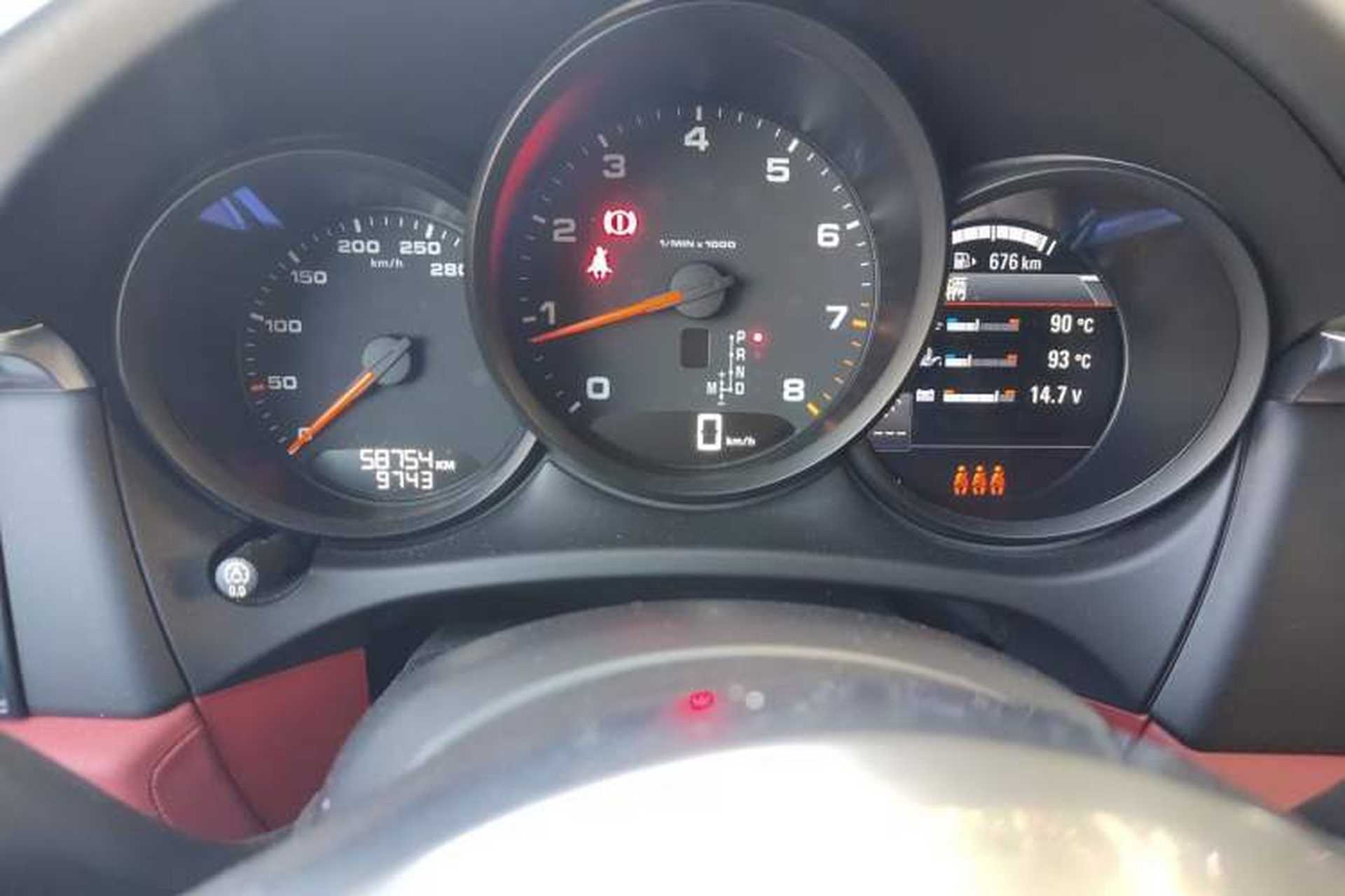Used Porsche Macan 2018 Macan 2.0T Odometer Close Up