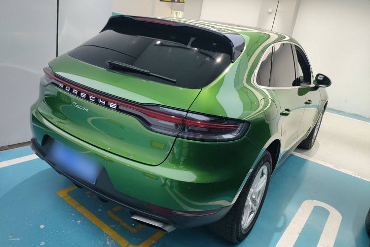 Used Porsche Macan 2018 Macan 2.0T Rear Right 45 Deg