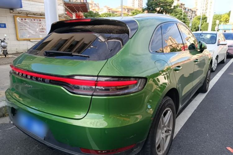 Used Porsche Macan 2018 Macan 2.0T Rear Right 45 Deg