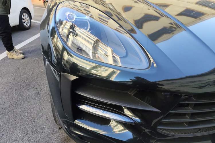 Used Porsche Macan 2018 Macan 2.0T Right Front Headlight