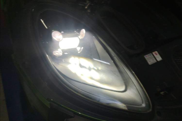 Used Porsche Macan 2018 Macan 2.0T Right Front Headlight
