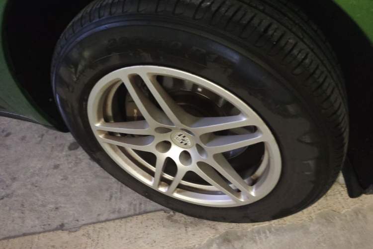 Used Porsche Macan 2018 Macan 2.0T Right Front Wheel Hub