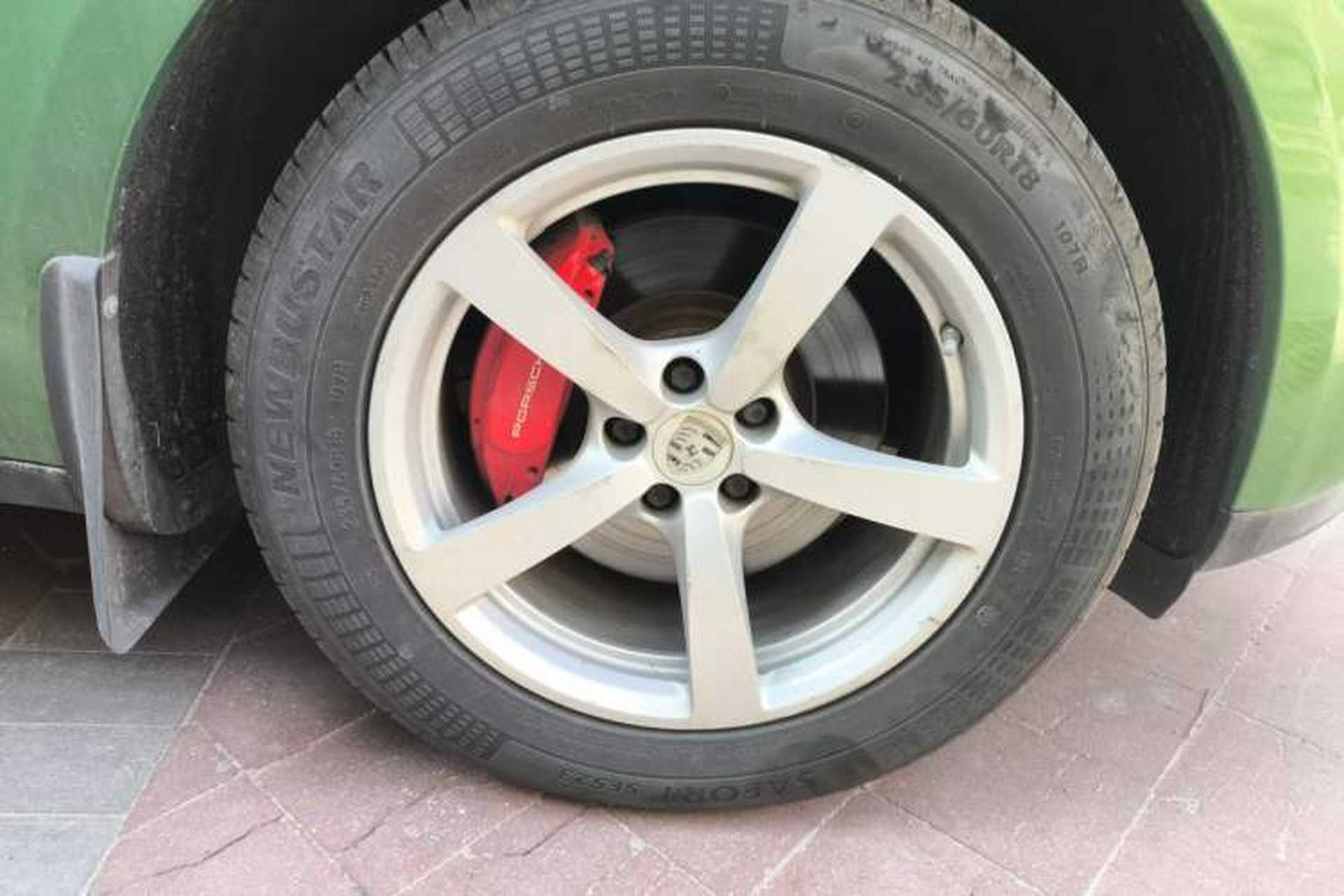 Used Porsche Macan 2018 Macan 2.0T Right Front Wheel Hub