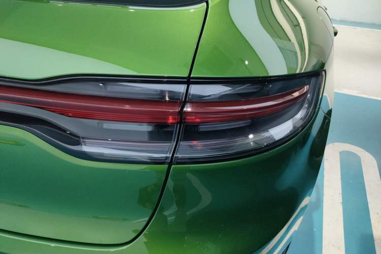 Used Porsche Macan 2018 Macan 2.0T Right Rear Taillight