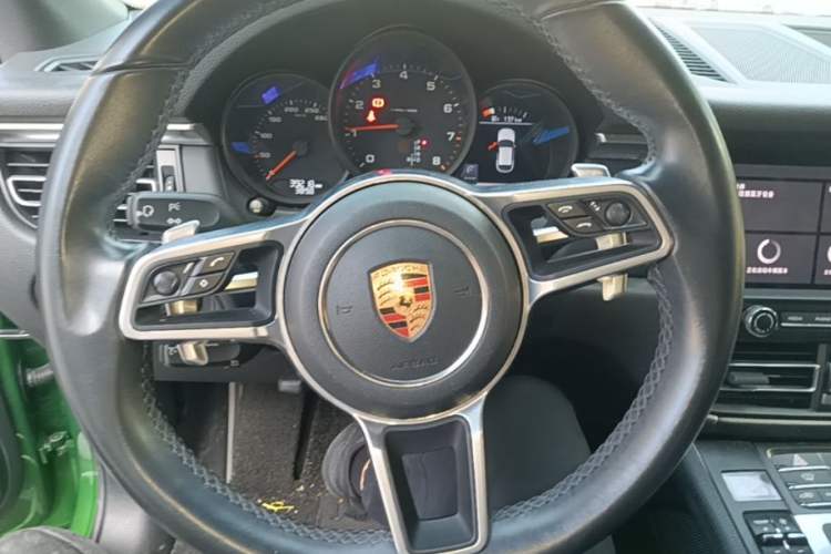 Used Porsche Macan 2018 Macan 2.0T Steering Wheel