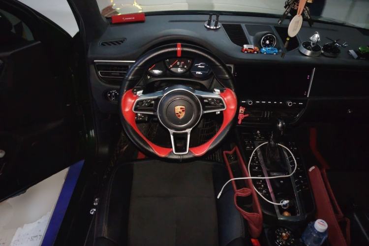Used Porsche Macan 2018 Macan 2.0T Steering Wheel