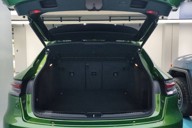 Used Porsche Macan 2018 Macan 2.0T Trunk