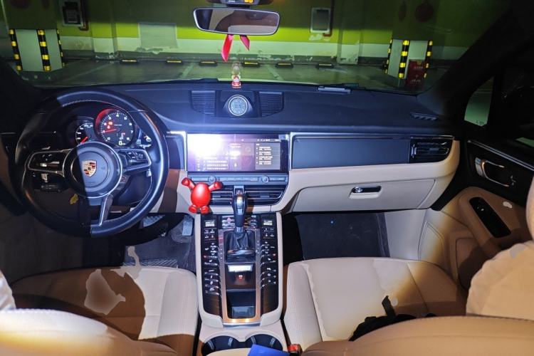 Used Porsche Macan 2018 Macan 2.0T Center Console