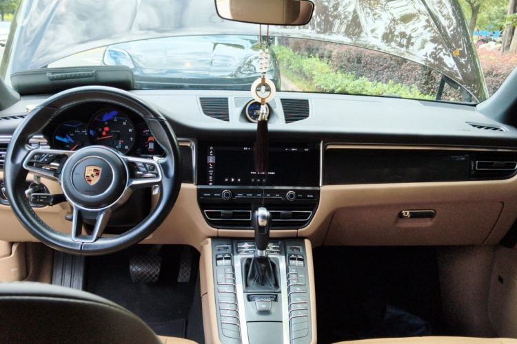 Used Porsche Macan 2018 Macan 2.0T Center Console