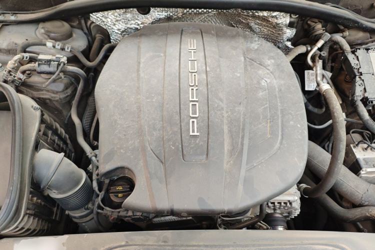 Used Porsche Macan 2018 Macan 2.0T Engine Bay