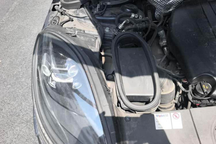 Used Porsche Macan 2018 Macan 2.0T Engine Bay Right