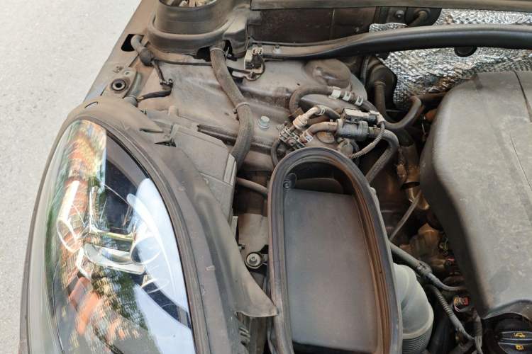 Used Porsche Macan 2018 Macan 2.0T Engine Bay Right