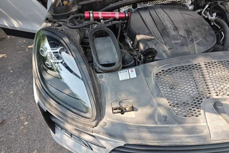 Used Porsche Macan 2018 Macan 2.0T Engine Bay Right