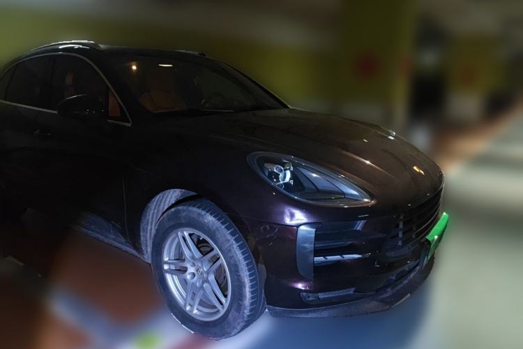Used Porsche Macan 2018 Macan 2.0T Front Right 45 Deg