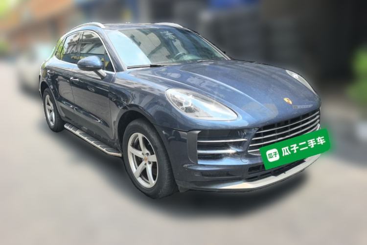 Used Porsche Macan 2018 Macan 2.0T Front Right 45 Deg