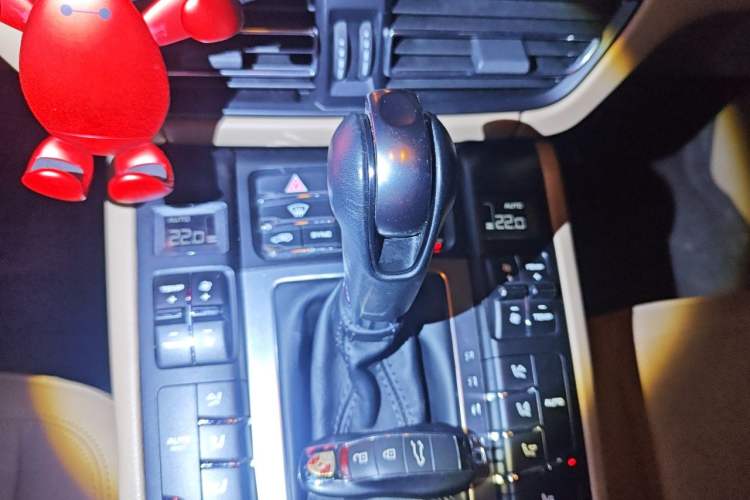 Used Porsche Macan 2018 Macan 2.0T Gear Lever