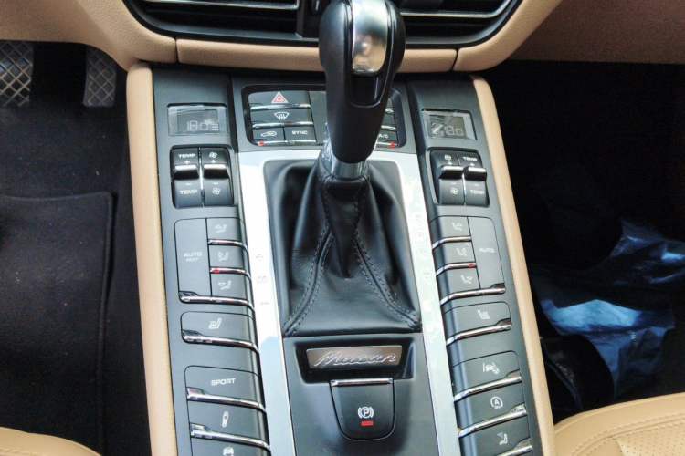 Used Porsche Macan 2018 Macan 2.0T Gear Lever