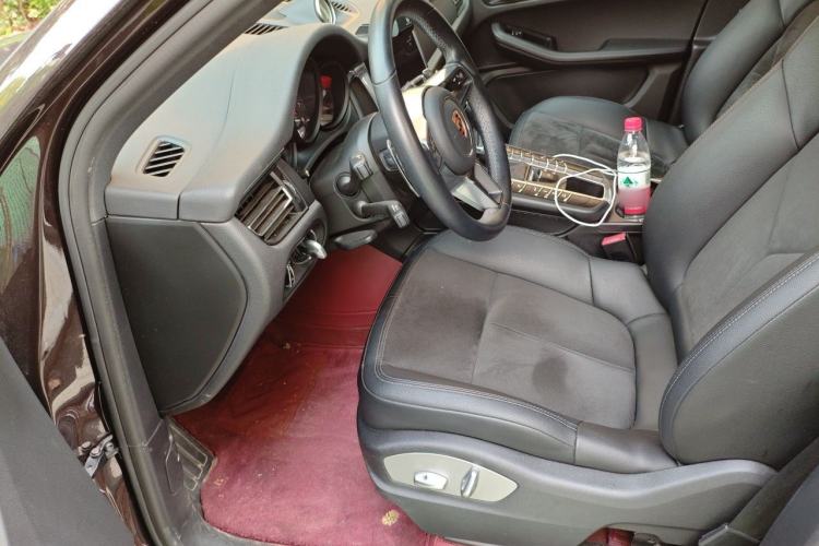 Used Porsche Macan 2018 Macan 2.0T Left Front Seat
