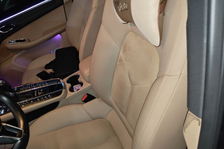 Used Porsche Macan 2018 Macan 2.0T Left Front Seat
