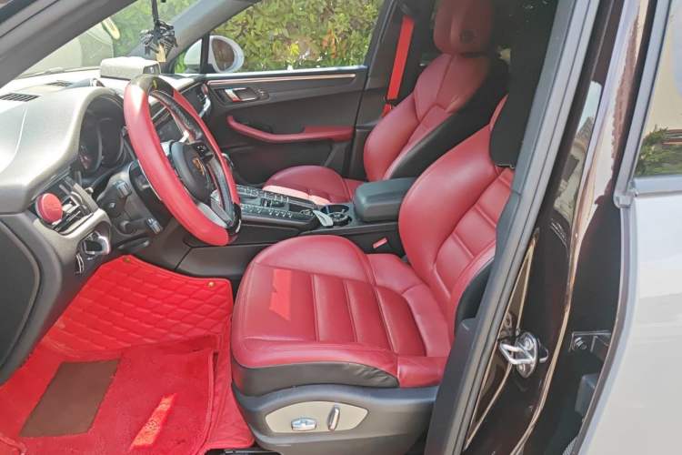 Used Porsche Macan 2018 Macan 2.0T Left Front Seat