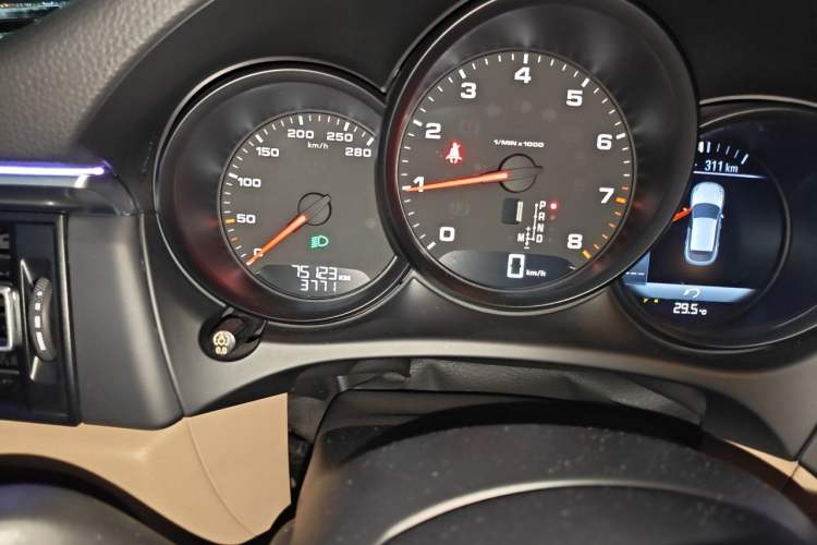 Used Porsche Macan 2018 Macan 2.0T Odometer Close Up