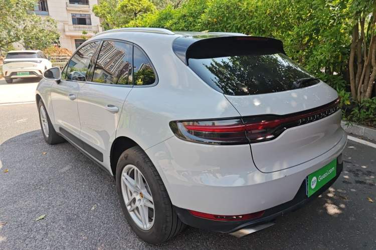 Used Porsche Macan 2018 Macan 2.0T Rear Left 45 Deg