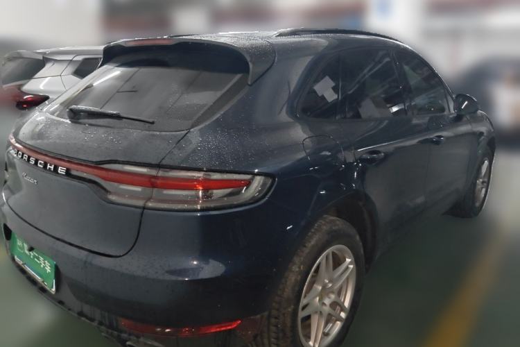 Used Porsche Macan 2018 Macan 2.0T Rear Right 45 Deg
