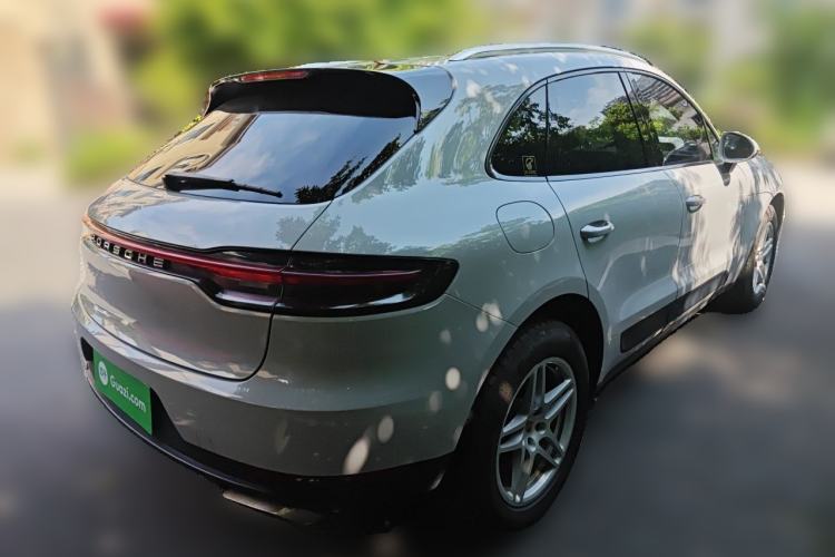 Used Porsche Macan 2018 Macan 2.0T Rear Right 45 Deg