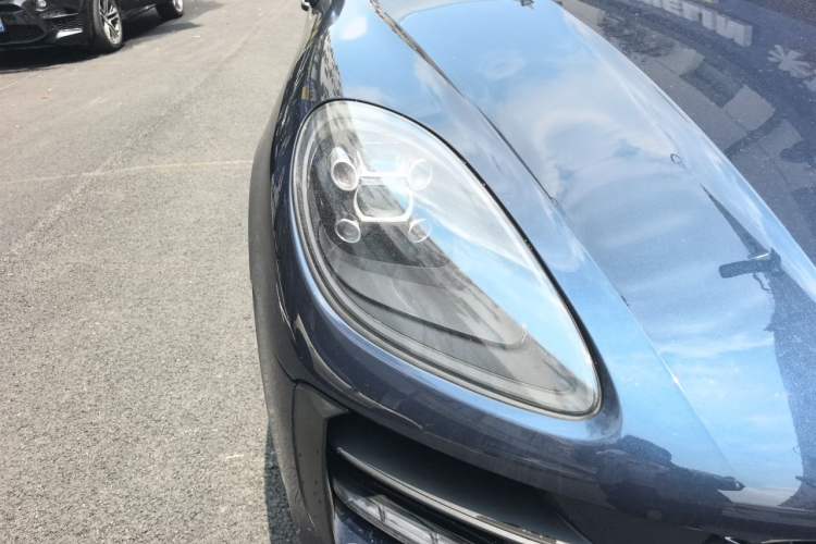 Used Porsche Macan 2018 Macan 2.0T Right Front Headlight