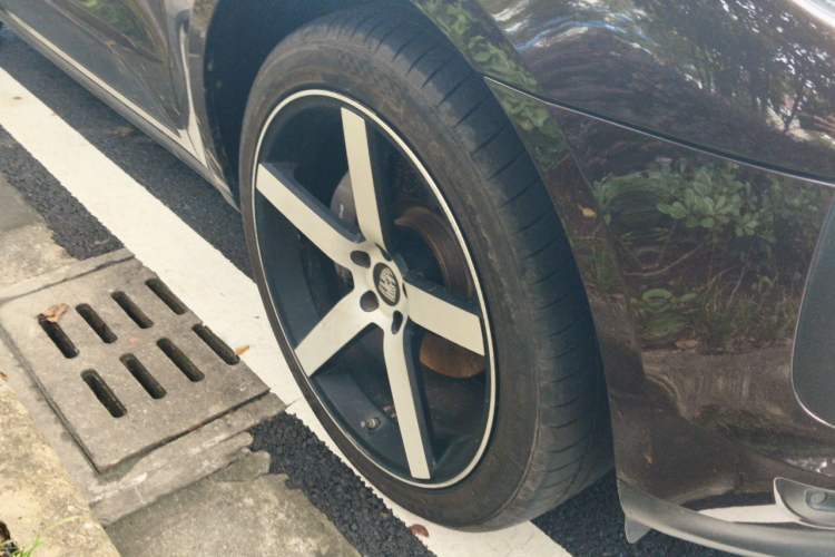 Used Porsche Macan 2018 Macan 2.0T Right Front Wheel Hub