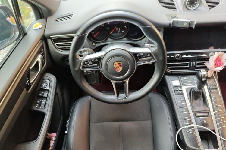 Used Porsche Macan 2018 Macan 2.0T Steering Wheel