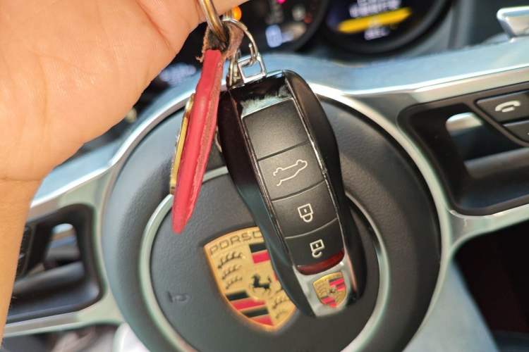 Used Porsche Macan 2018 Macan 2.0T Vehicle Key