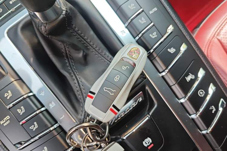 Used Porsche Macan 2018 Macan 2.0T Vehicle Key