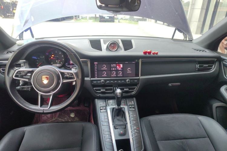 Used Porsche Macan 2018 Macan 2.0T Center Console