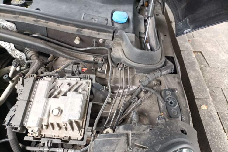 Used Porsche Macan 2018 Macan 2.0T Engine Bay Left