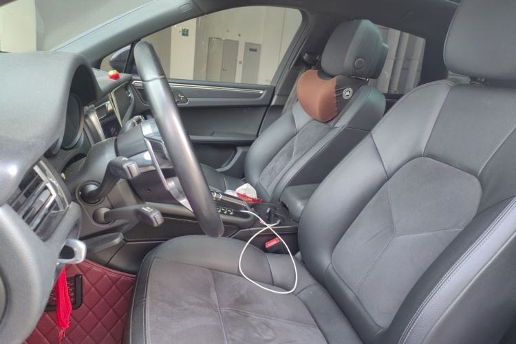 Used Porsche Macan 2018 Macan 2.0T Left Front Seat