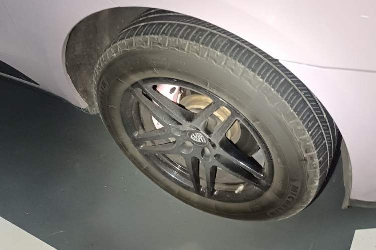 Used Porsche Macan 2018 Macan 2.0T Right Front Wheel Hub