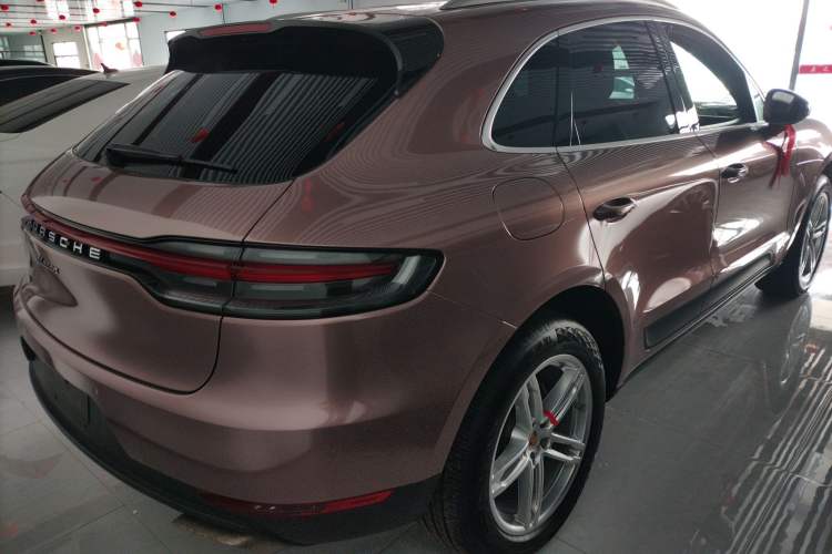 Used Porsche Macan 2018 Macan 2.0T Rear Right 45 Deg