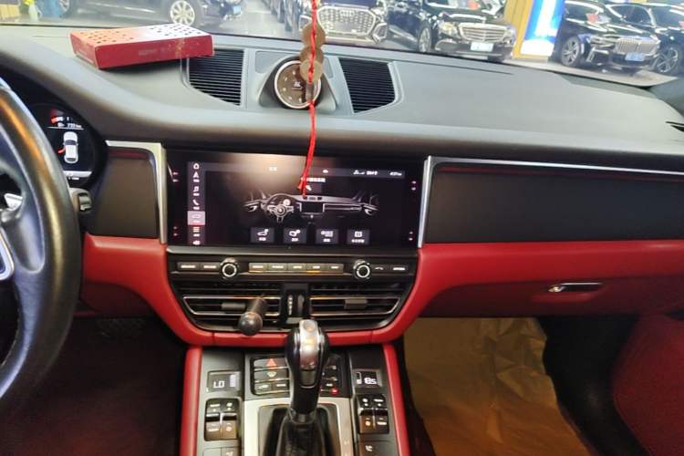 Used Porsche Macan 2018 Macan 2.0T Audio And AC Panel